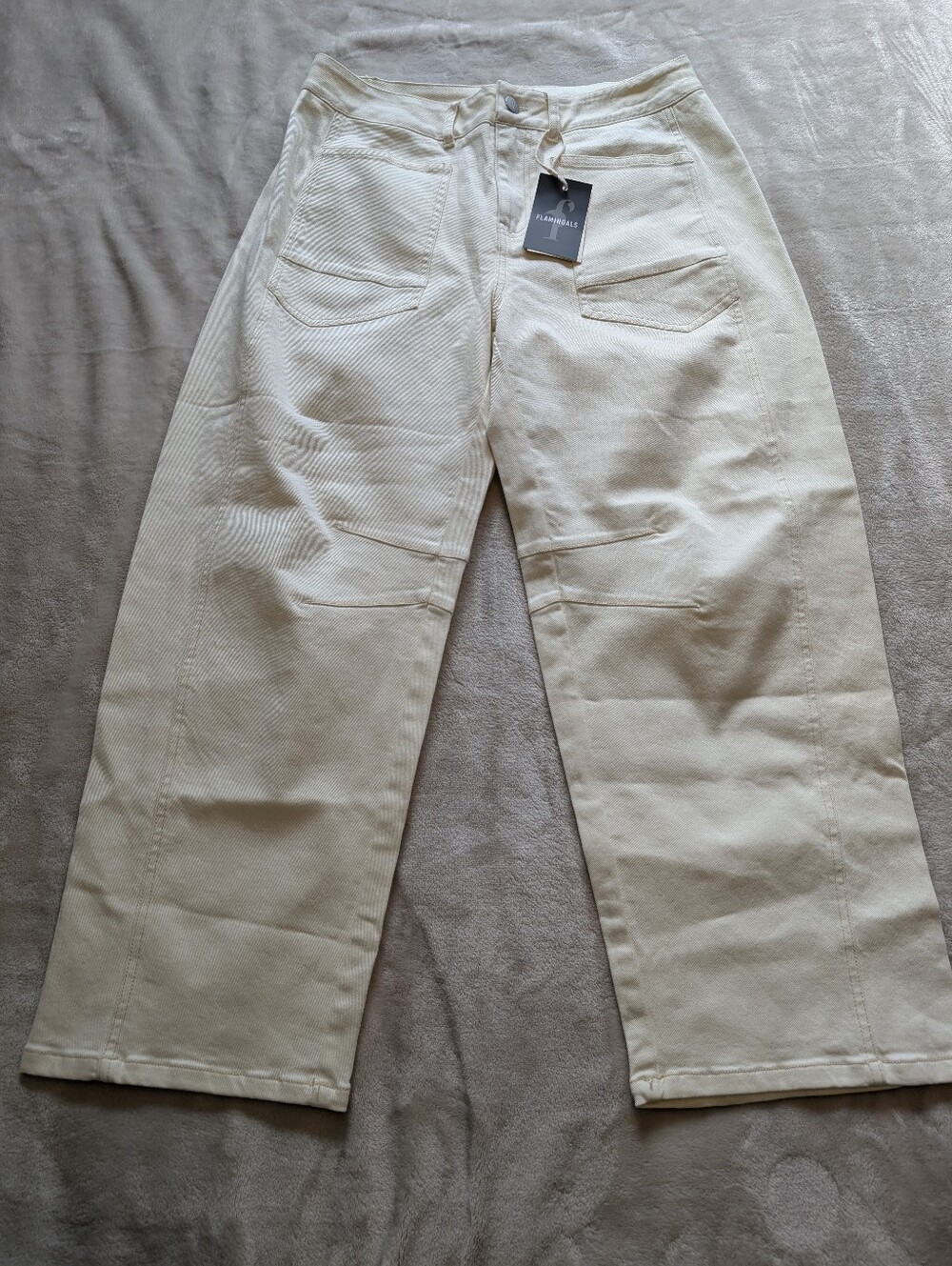 Flamingals Casual Cream Colored Cropped Pants NWT Medium